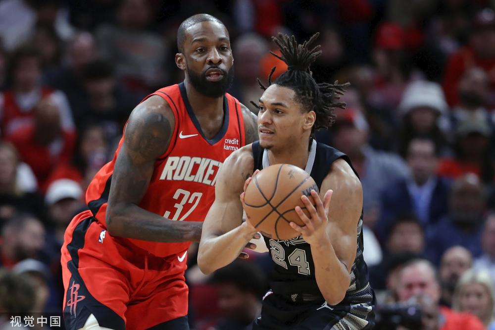 甚至会对他 甚至会对他